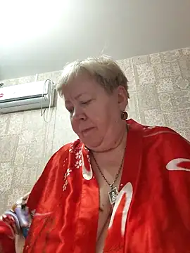 Snapshot of EffectFiona chatting on February 2026 12:39:01 AM EffectFiona online show from February 2026 12:39:01 AM