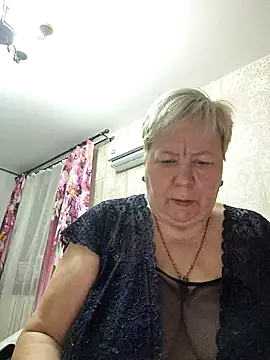 Snapshot of EffectFiona chatting on February 2026 12:41:01 AM EffectFiona online show from February 2026 12:41:01 AM