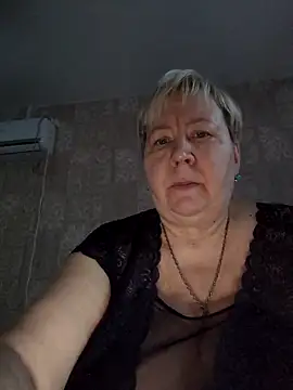 Snapshot of EffectFiona chatting on February 2026 01:08:02 PM EffectFiona online show from February 2026 01:08:02 PM