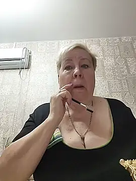 EffectFiona online show from May 2026 10:48:01 PM