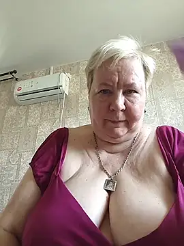 EffectFiona online show from May 2026 12:44:01 PM