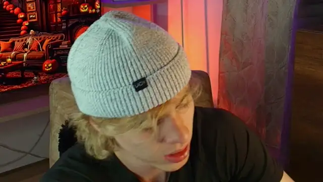 Snapshot of dimitri_tv chatting on November 2025 12:45:02 AM dimitri tv online show from November 2025 12:45:02 AM