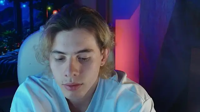 Snapshot of dimitri_tv chatting on November 2025 01:19:01 AM dimitri tv online show from November 2025 01:19:01 AM