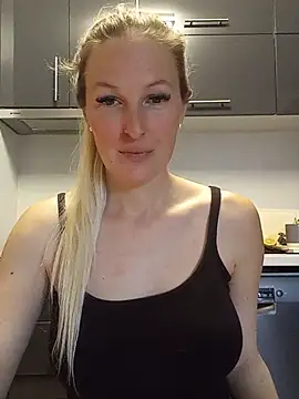 Snapshot of MaviePearl chatting on March 2025 09:34:02 AM MaviePearl online show from March 2025 09:34:02 AM