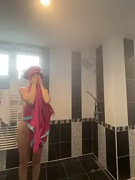 Snapshot of MaviePearl chatting on October 2025 08:26:02 AM MaviePearl online show from October 2025 08:26:02 AM