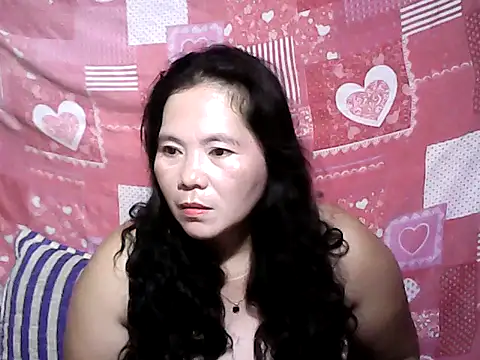 Snapshot of Cutehornywetmom chatting on June 2026 02:32:02 PM Cutehornywetmom online show from June 2026 02:32:02 PM