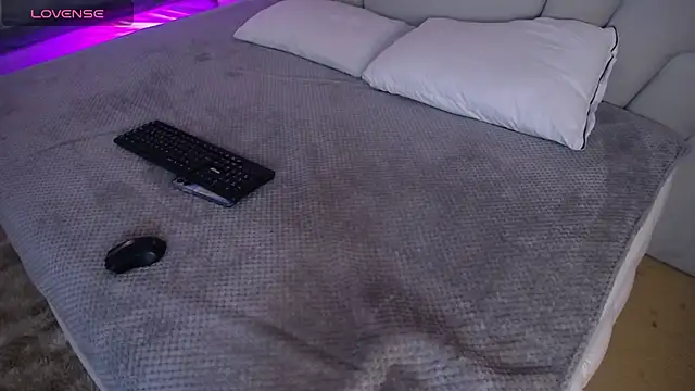 Miss Loise online show from November 2025 03:19:02 AM