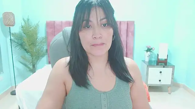 sophia hadid online show from November 2025 08:09:01 PM