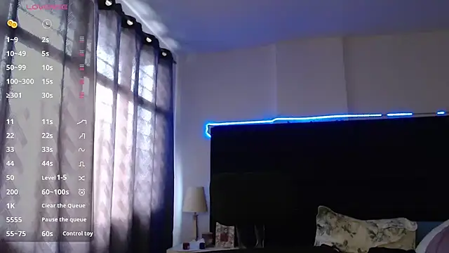 andrewmhilton  online show from November 2025 06:06:01 PM