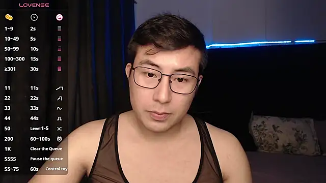 andrewmhilton  online show from November 2025 05:50:01 AM