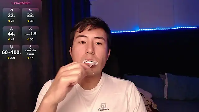 andrewmhilton  online show from March 2026 06:06:02 AM