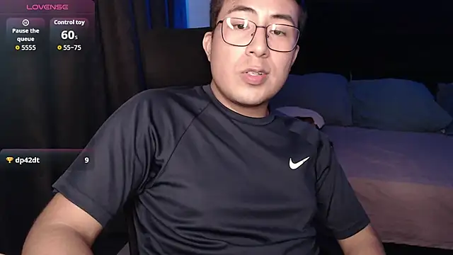 andrewmhilton  online show from April 2026 06:40:02 AM