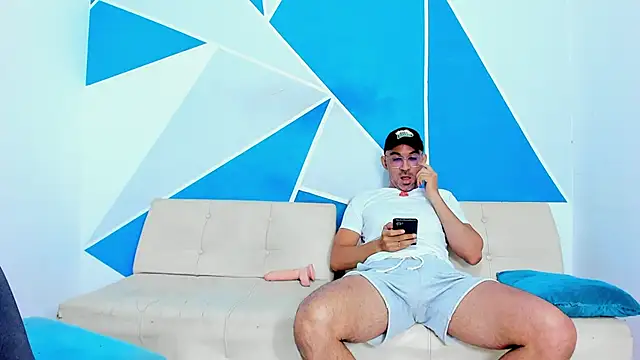 Snapshot of trio_hotplus19 chatting on January 2025 01:03:02 PM trio hotplus19 online show from January 2025 01:03:02 PM