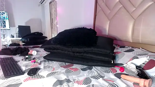 Snapshot of Kenya_Agu chatting on January 2025 10:46:02 PM Kenya Agu online show from January 2025 10:46:02 PM