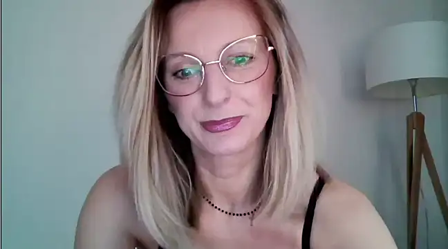 Snapshot of HornyJudith chatting on January 2025 07:20:02 AM HornyJudith online show from January 2025 07:20:02 AM