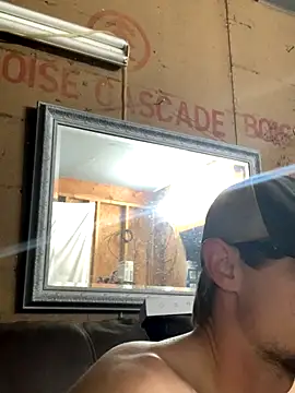 Snapshot of Midwestalpha chatting on January 2026 05:04:01 PM Midwestalpha online show from January 2026 05:04:01 PM