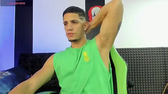 jhonnysnow17 online show from February 2025 04:15:02 AM