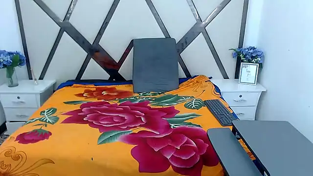 Snapshot of ChloexBigAss chatting on January 2025 11:49:02 PM ChloexBigAss online show from January 2025 11:49:02 PM