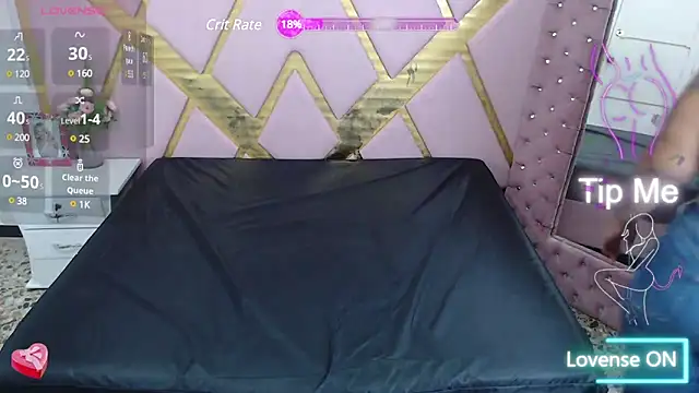 Snapshot of ChloexBigAss chatting on March 2025 08:11:01 PM ChloexBigAss online show from March 2025 08:11:01 PM