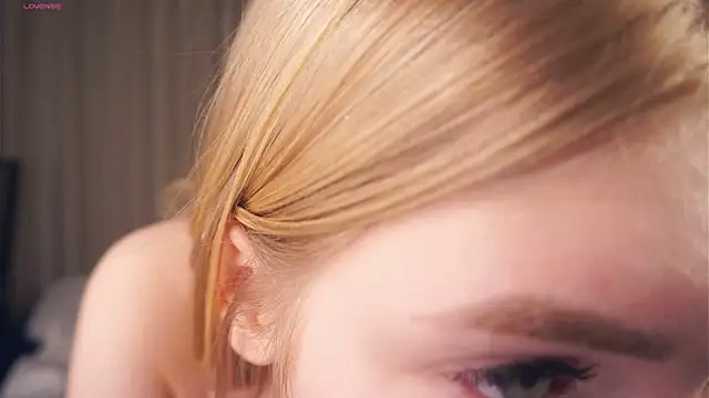 Snapshot of EllenReeves chatting on March 2025 03:38:02 PM EllenReeves online show from March 2025 03:38:02 PM