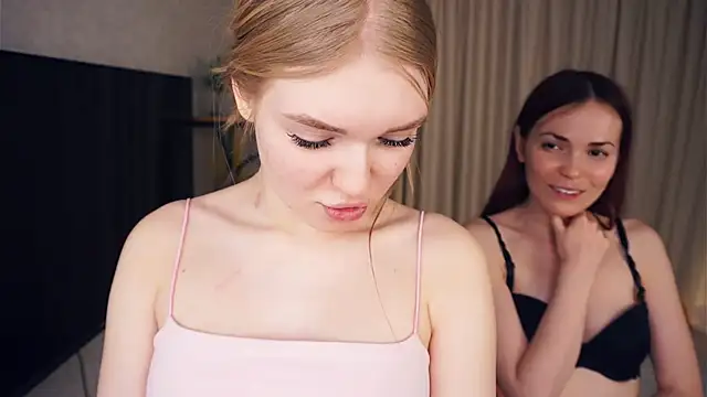 Snapshot of EllenReeves chatting on March 2025 03:07:01 PM EllenReeves online show from March 2025 03:07:01 PM