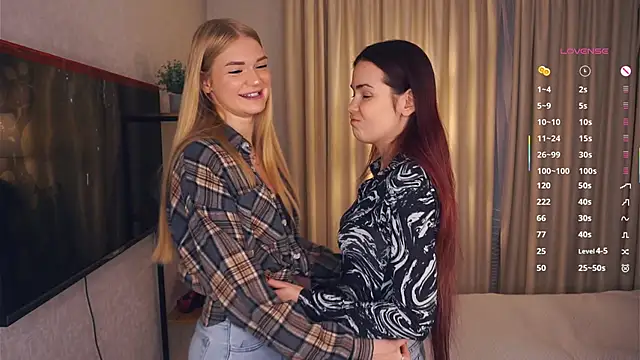 Snapshot of EllenReeves chatting on October 2025 06:25:02 AM EllenReeves online show from October 2025 06:25:02 AM