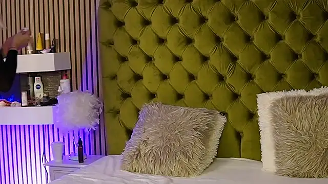 Snapshot of TiffanyMaze chatting on March 2025 12:58:02 PM TiffanyMaze online show from March 2025 12:58:02 PM