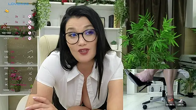 SelineSole online show from December 2024 04:36:01 PM