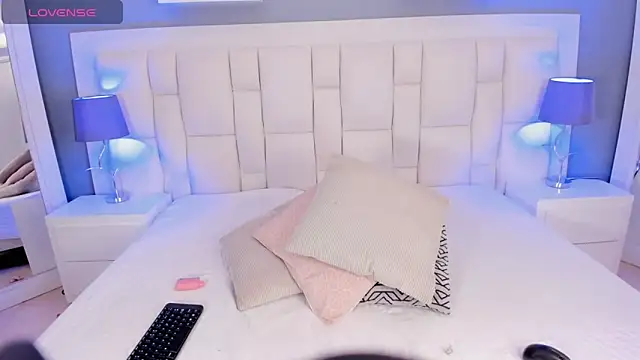 Snapshot of Aluna_sweet chatting on March 2025 08:54:01 PM Aluna sweet online show from March 2025 08:54:01 PM