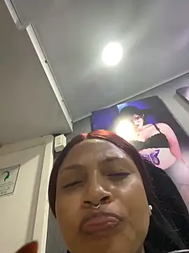 Snapshot of Aluna_sweet chatting on October 2025 07:44:01 PM Aluna sweet online show from October 2025 07:44:01 PM