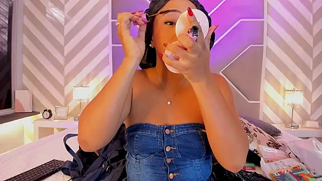 Snapshot of Aluna_sweet chatting on October 2025 08:32:01 PM Aluna sweet online show from October 2025 08:32:01 PM