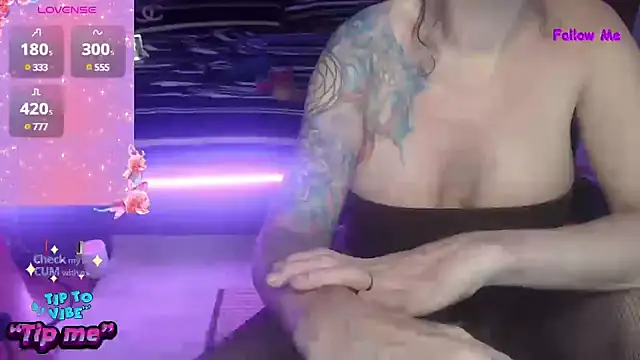 Snapshot of VenusX chatting on March 2025 04:42:02 PM VenusX online show from March 2025 04:42:02 PM