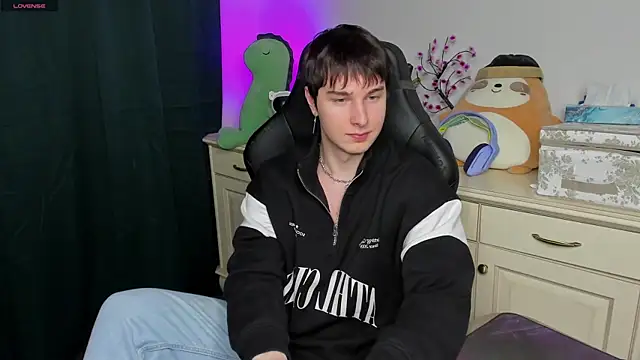 Vincent Strong online show from February 2026 06:00:02 PM