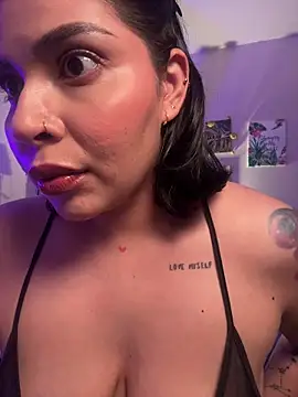 GigiiStone online show from April 2026 12:08:02 AM