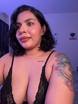 GigiiStone online show from April 2026 12:17:01 AM