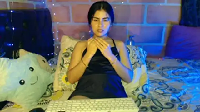 Nathacha online show from February 2026 11:03:02 PM