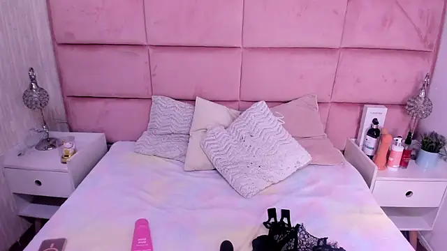 HannaTaylor online show from July 2026 02:26:02 AM