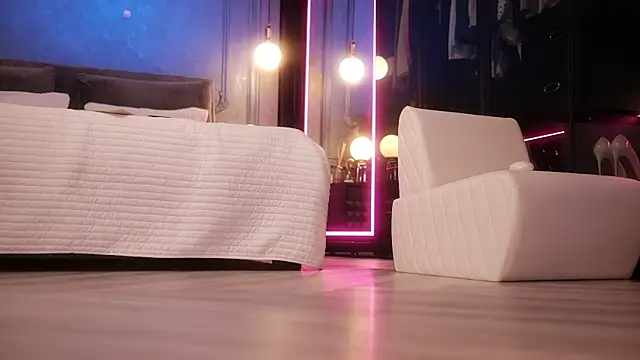 Rikka Moore online show from October 2025 10:47:01 AM