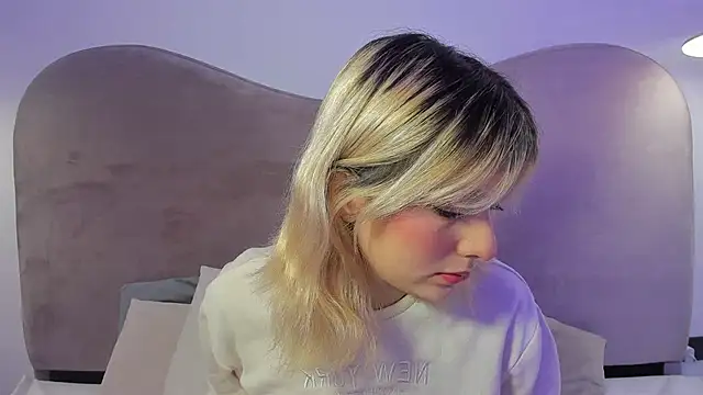 Snapshot of Ania_jones chatting on January 2025 08:24:01 PM Ania jones online show from January 2025 08:24:01 PM