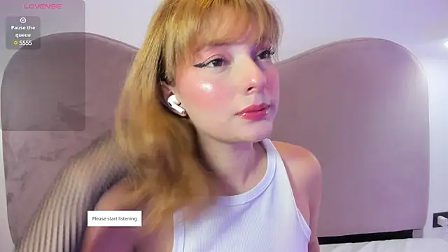 Snapshot of Ania_jones chatting on February 2025 08:41:02 PM Ania jones online show from February 2025 08:41:02 PM