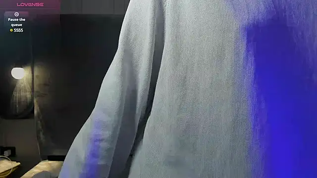 Snapshot of Ania_jones chatting on March 2025 08:31:02 PM Ania jones online show from March 2025 08:31:02 PM