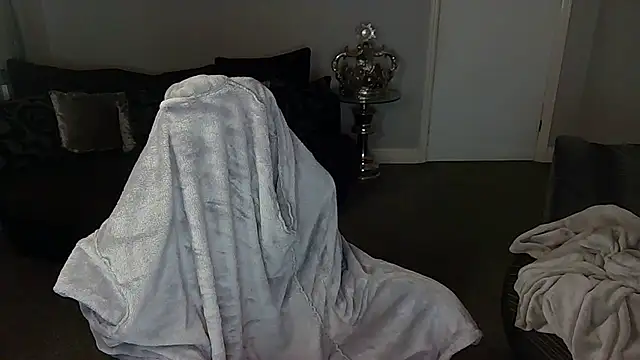 Red firesquirt online show from February 2025 07:23:01 PM