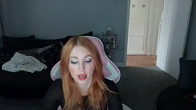 Red firesquirt online show from October 2025 10:37:02 AM