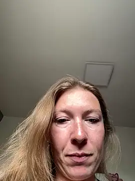 BunnyDiamond1 online show from May 2026 11:06:01 AM