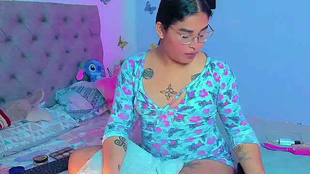 Snapshot of mabellfox chatting on December 2024 09:54:02 PM mabellfox online show from December 2024 09:54:02 PM