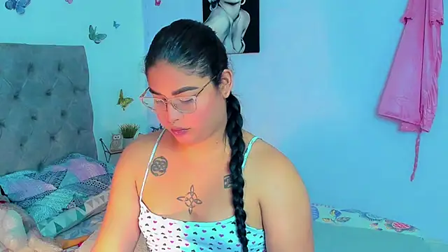 Snapshot of mabellfox chatting on December 2024 06:43:02 PM mabellfox online show from December 2024 06:43:02 PM