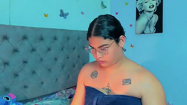 Snapshot of mabellfox chatting on December 2024 02:17:01 AM mabellfox online show from December 2024 02:17:01 AM