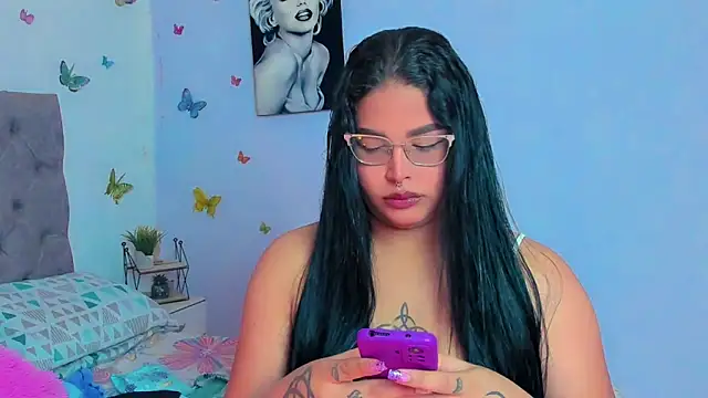 Snapshot of mabellfox chatting on January 2025 09:32:01 PM mabellfox online show from January 2025 09:32:01 PM