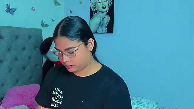 Snapshot of mabellfox chatting on February 2025 08:50:02 PM mabellfox online show from February 2025 08:50:02 PM