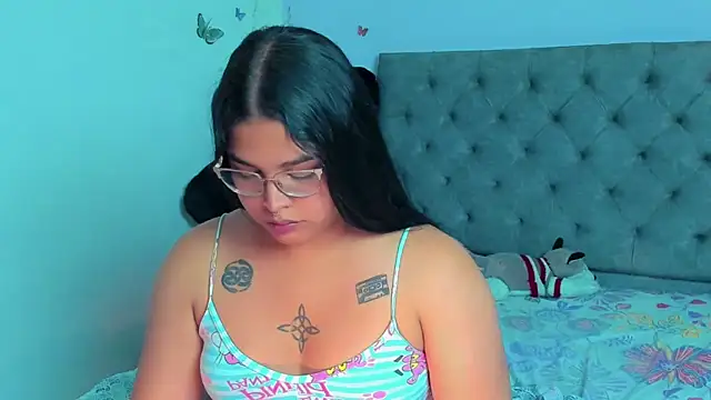 Snapshot of mabellfox chatting on March 2025 12:16:01 AM mabellfox online show from March 2025 12:16:01 AM